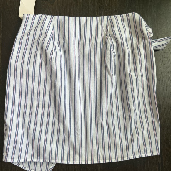 Tobi size small faux wrap skirt. - Picture 4 of 6